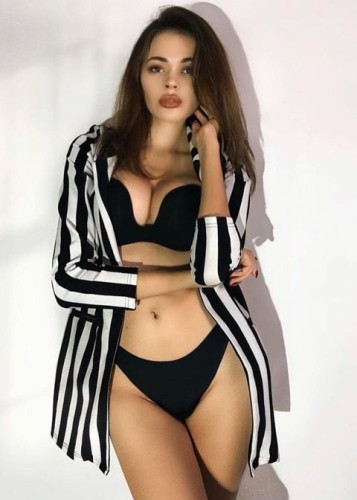 Яна, Г. Павловская